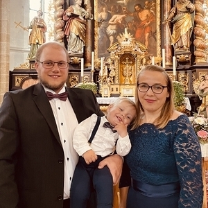 Eltern: Vanessa Rohrauer u. Sebastian Grims, Penning 21