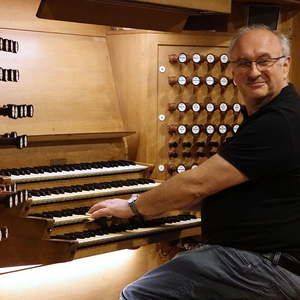 Domorganist Wolfgang Kreuzhuber führt die Rudigierorgel vor